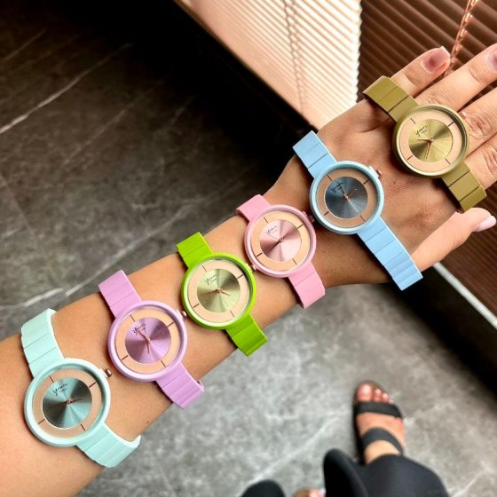 ساعت مچی فانتزی سیلیکونی پاستیلی+باطری اضافی کد2286