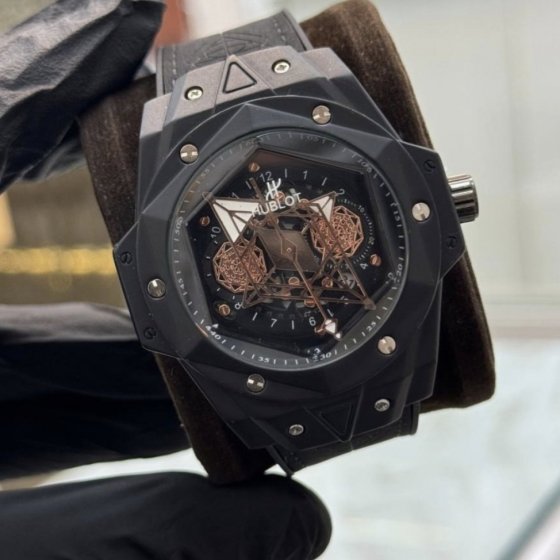 ساعت مچی مردانه هابلوت طرح کهکشانی (فضایی) بند و قاب مشکی+باطری اضافی  کد 2430