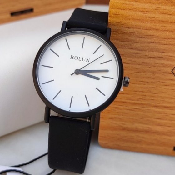 ساعت مچی زنانه و دخترانه بلون BOLUN گرد بند سیلیکونی پاستیلی بند مشکی صفحه سفید+باطری اضافی کد 2613