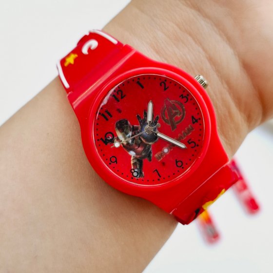 ساعت مچی پسرانه بچگانه(نوجوانه) عروسکی نشکن قرمز جدید بنتن/مردآهنی/سوپرمن/بتمن+باطری اضافی کد2834
