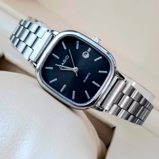 ساعت مچی مردانه کاسیو صفحه مربعی مشکی بند نقره ایی استیل شیک و خاص پسند عقربه نقره ایی ضدآب+باطری اضافی کد 2877