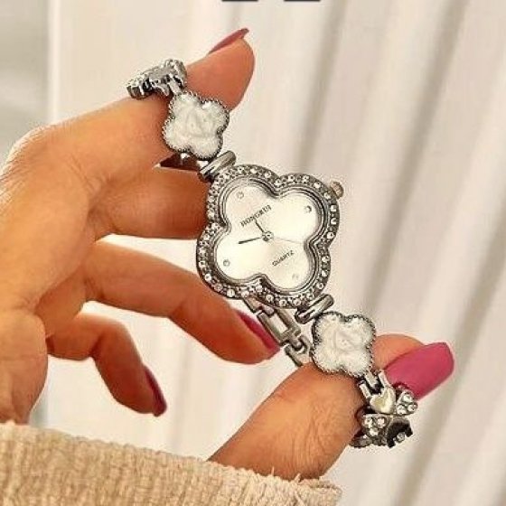 ساعت مچی HONGRUI زنانه و دخترانه رنگ ثابت دستبندی بند استیل نقره ایی نگین کاری شده +باطری اضافی کد 2922