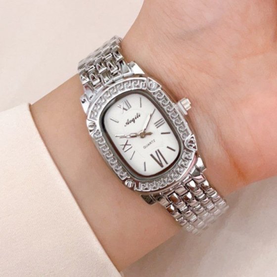 ساعت مچی زنانه مجلسی الی وی جواهری Ellie Vai‌ jewellery صفحه نمایس مستطیل نگین دار بند استیل نقره ایی+باطری اضافی کد 2973