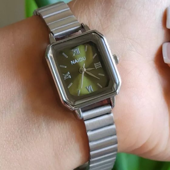 ساعت مچی زنانه و دخترانه نایدوNAIDU مستطیلی مینیمال بند ریلی نقره ایی سبز+باطری اضافی کد 3129