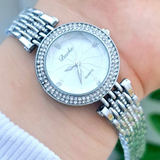 ساعت مچی زنانه BAOKباعوک نگین دار بند استیل نگین دار نقره ایی صفحه نمایش گرد سفید شیسه الماسی مجلسی-جدید کد3173