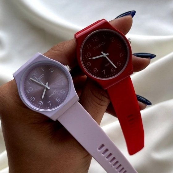 ساعت مچی زنانه و دخترانه کاسیو بند pu پیو (سیلیکونی) Casio قرمز-یاسی+باطری اضافی کد 9393