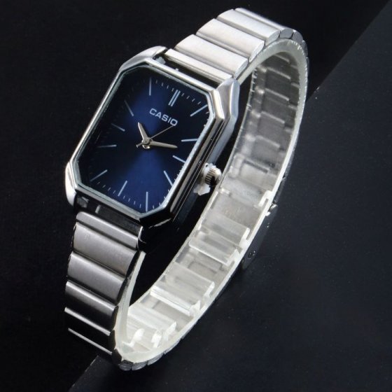 ساعت مچی زنانه موتور شرکتی درجه یک کاسیو Casio مستطیلی سورمه ایی بند استیل کرکره ایی (ریلی)+باطری اضافی کد9560