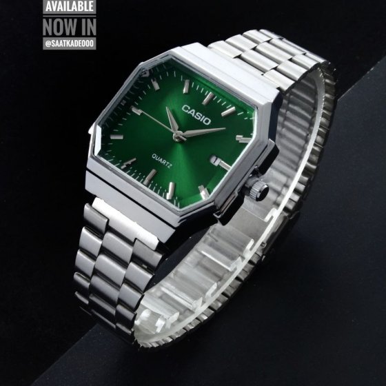 ساعت مچی اسپرت کاسیو casio rubik شیشه کریستال دارای روز شمار بند استیل نقره ایی صفحه سبز شیک+باطری اضافی کد9571