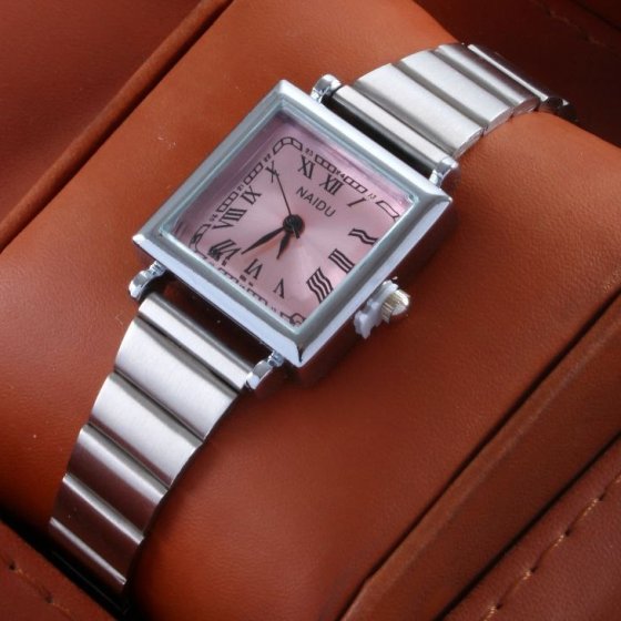 ساعت مچی زنانه بند استیل کرکره ایی نایدو naidu مربعی صورتی شیک+باطری اضافی کد 9658