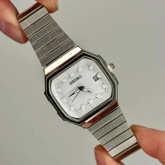 ساعت مچی اسپرت مردانه و زنانه کلاسیک سیکو SIEKO  بند کرکره ای نقره ایی شیک و جدید - سفید+باطری اضافی کد9664