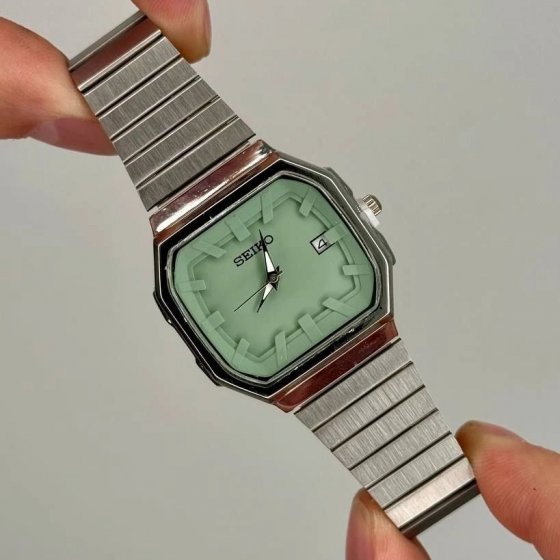 ساعت مچی اسپرت مردانه و زنانه کلاسیک سیکو SIEKO بند کرکره ای نقره ایی شیک و جدید - سبز روشن +باطری اضافی کد9669
