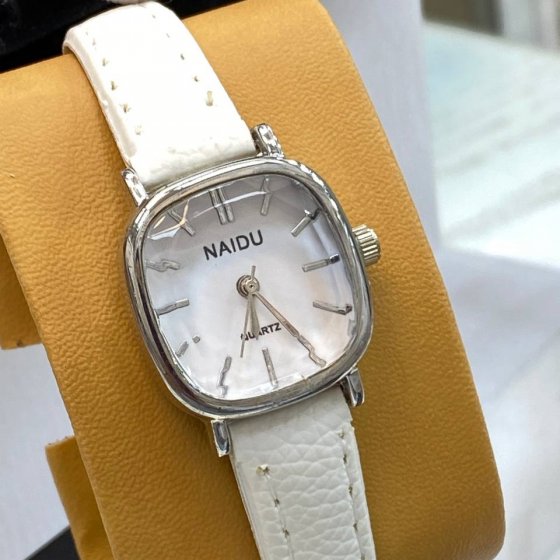 ساعت مچی زنانه و دخترانه نایدو NAIDU شیشه تراش خورده بند چرمی مینیمال سفید+باطری اضافی  کد9777