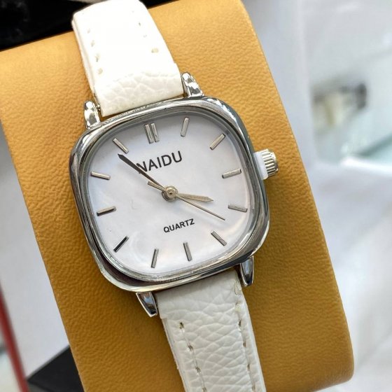 ساعت مچی زنانه و دخترانه نایدو NAIDU مربی بند چرمی مینیمال سفید +باطری اضافی کد 9783
