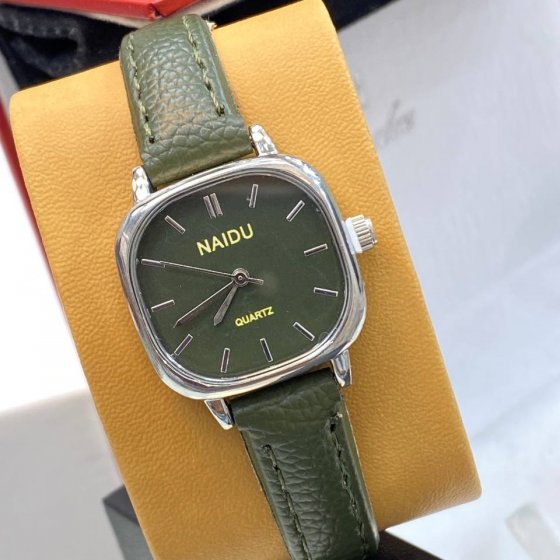 ساعت مچی زنانه و دخترانه نایدو NAIDU مربی بند چرمی مینیمال سبز +باطری اضافی کد 9785