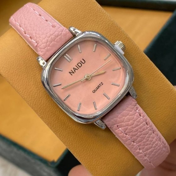 ساعت مچی زنانه و دخترانه نایدو NAIDU مربی بند چرمی مینیمال صورتی +باطری اضافی کد 9786