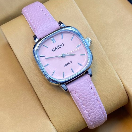 ساعت مچی زنانه و دخترانه نایدو NAIDU مربی بند چرمی مینیمال یاسی +باطری اضافی کد 9789