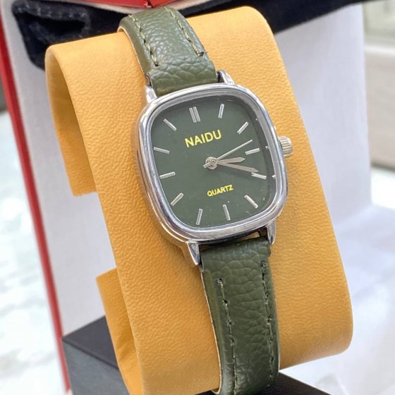 ساعت مچی زنانه و دخترانه نایدو NAIDU مربی بند چرمی مینیمال سبز+باطری اضافی کد 9793