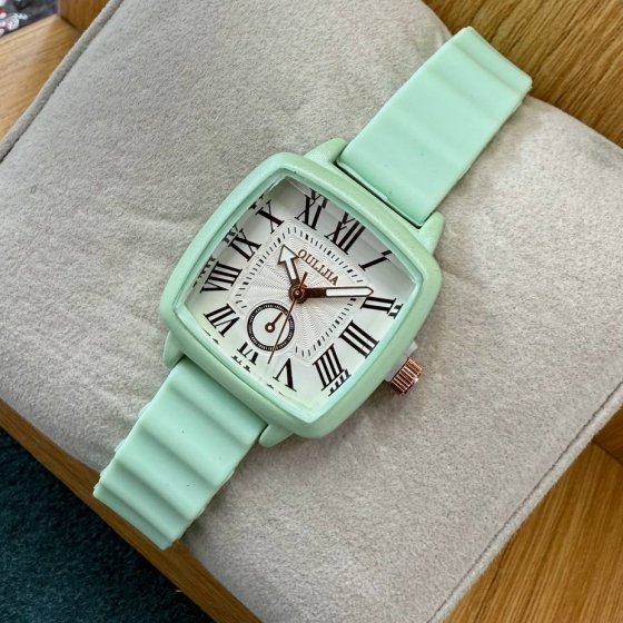 ساعت مچی دخترانه فانتزی الژیا بند رابر(سیلیکونی) ضدحساسیت مربعی سبز +باطری اضافی کد 9910