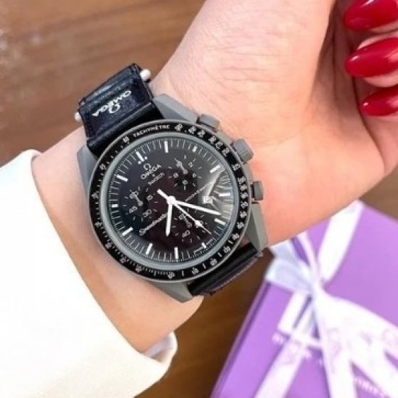 ساعت مچی اسپرت زنانه و مردانه امگا سواچ (ونوس) بند چسبی مشکی قاب طوسی +باطری اضافی کد9933