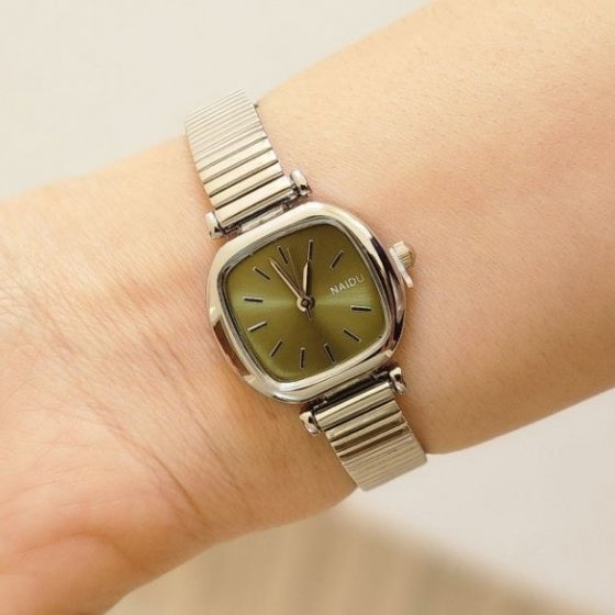 ساعت مچی زنانه ودخترانه نایدو naidu بند استیل کرکره ایی ماری (ریلی) مربعی مینیمال سبزکد 10116