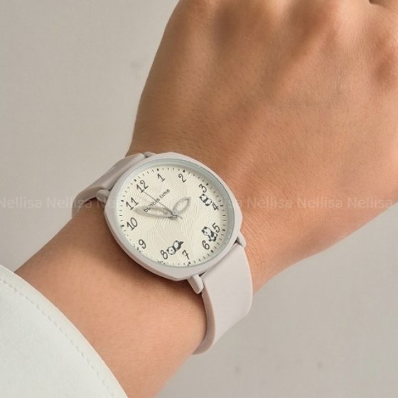 ساعت مچی زنانه و دخترانه طرح پاندا کیوت فانتزی بند سیلیکونی پاستیلی کرمی+باطری اضافی کد 10163