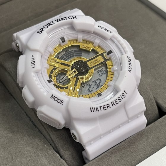 ساعت (دو زمانه) کرنومتر دار الارم دار طرح جی شاک بند سفید صفحه طلایی+باطری اضافی کد 1480