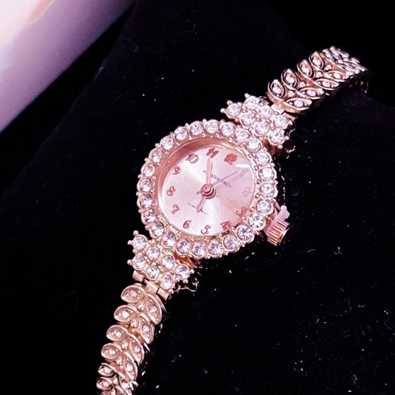 ساعت زنونه  رزگلد  نگین دار صفحه گرد کوارتز +باطری اضافی کد1816